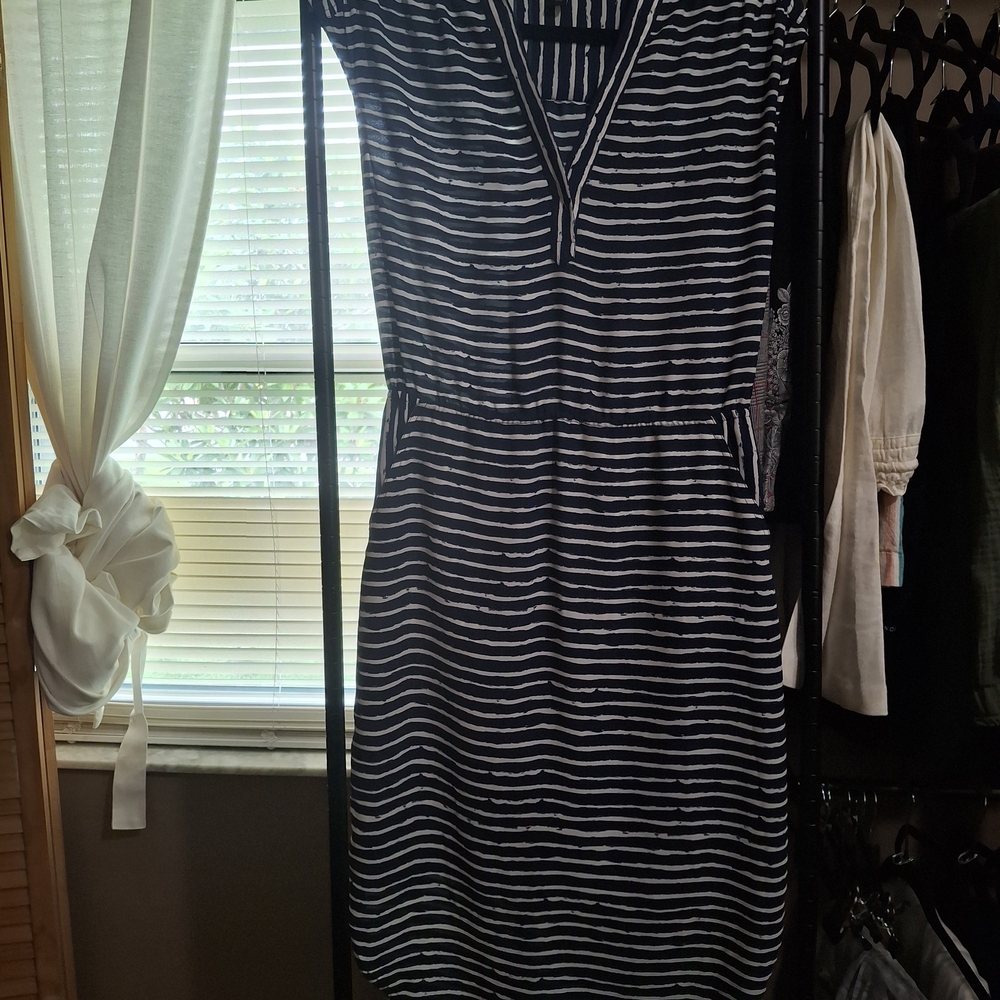 Striped V-Neck Knit Dress in Navy and White